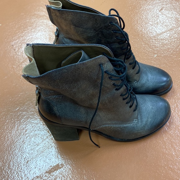 AS 98 Style Bacio brand size 10 soft pewter leather. 3.5” block heel. Very comfy - Picture 2 of 8